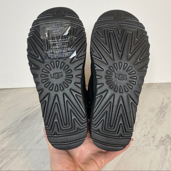 New! UGG Constantine Black Short Winter Boot 6 - Picture 12 of 13